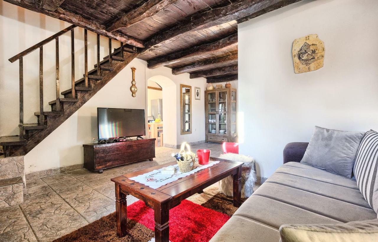 Гостевой дом Dalmatia Stone House - Heated Pool Biorine Экстерьер фото
