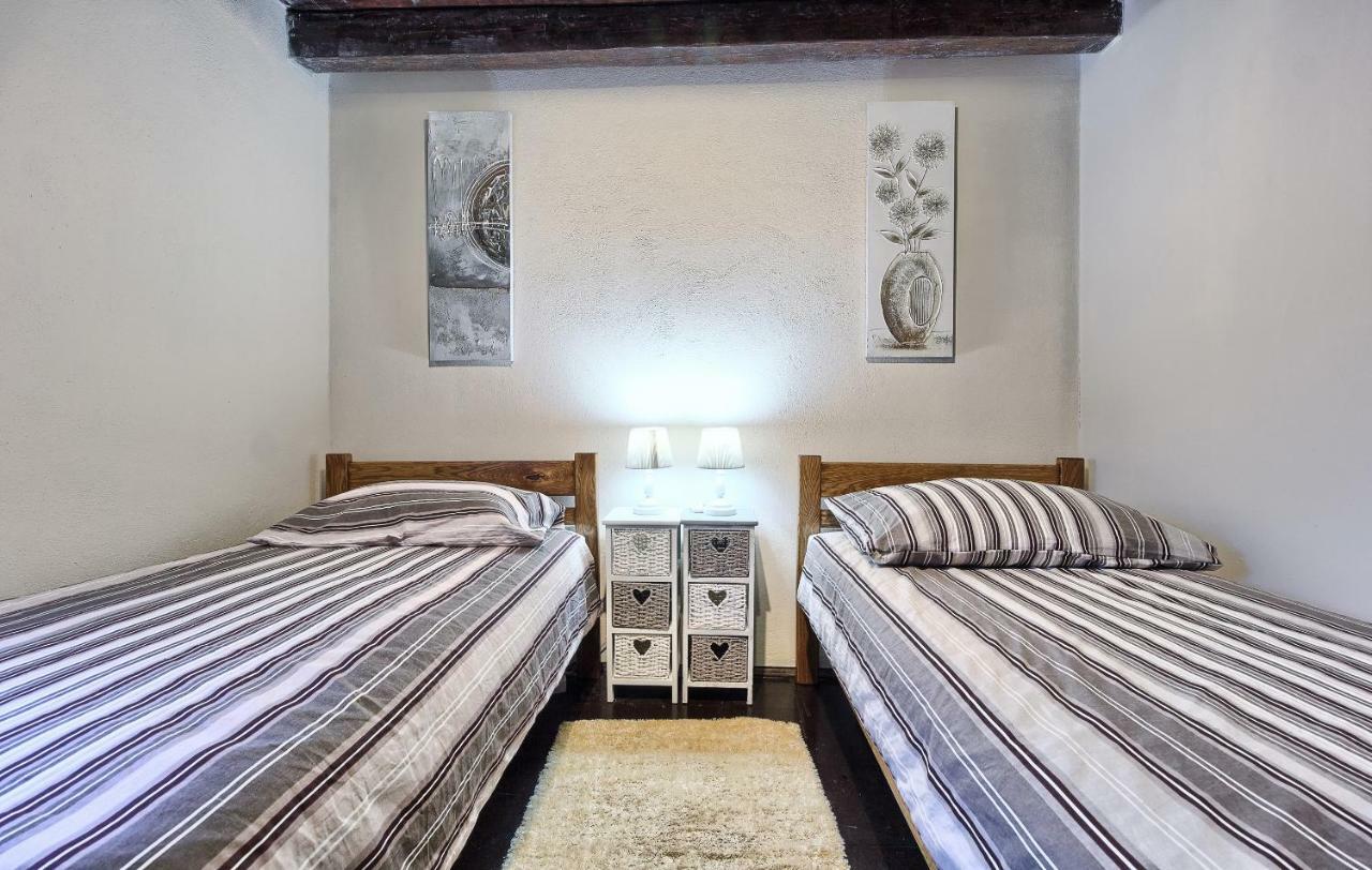 Гостевой дом Dalmatia Stone House - Heated Pool Biorine Экстерьер фото