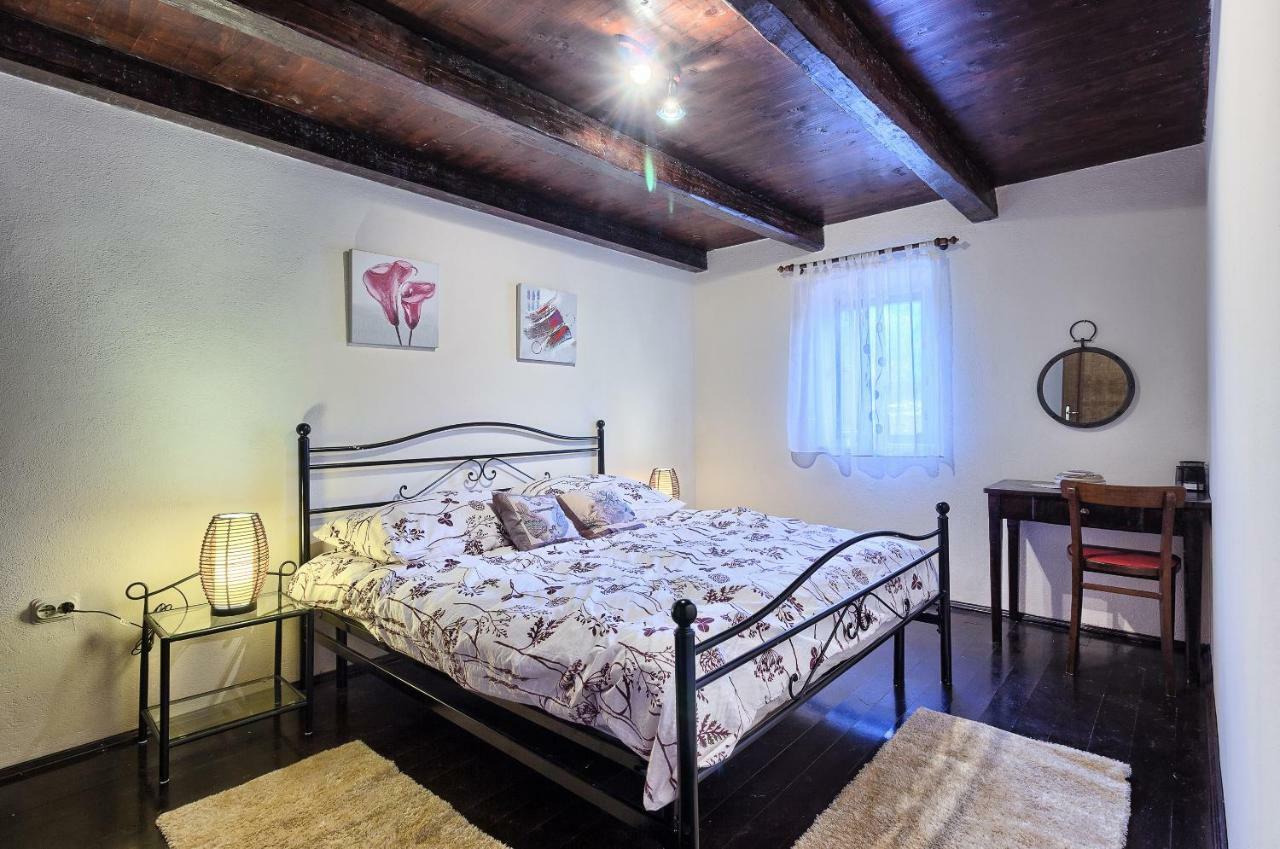Гостевой дом Dalmatia Stone House - Heated Pool Biorine Экстерьер фото
